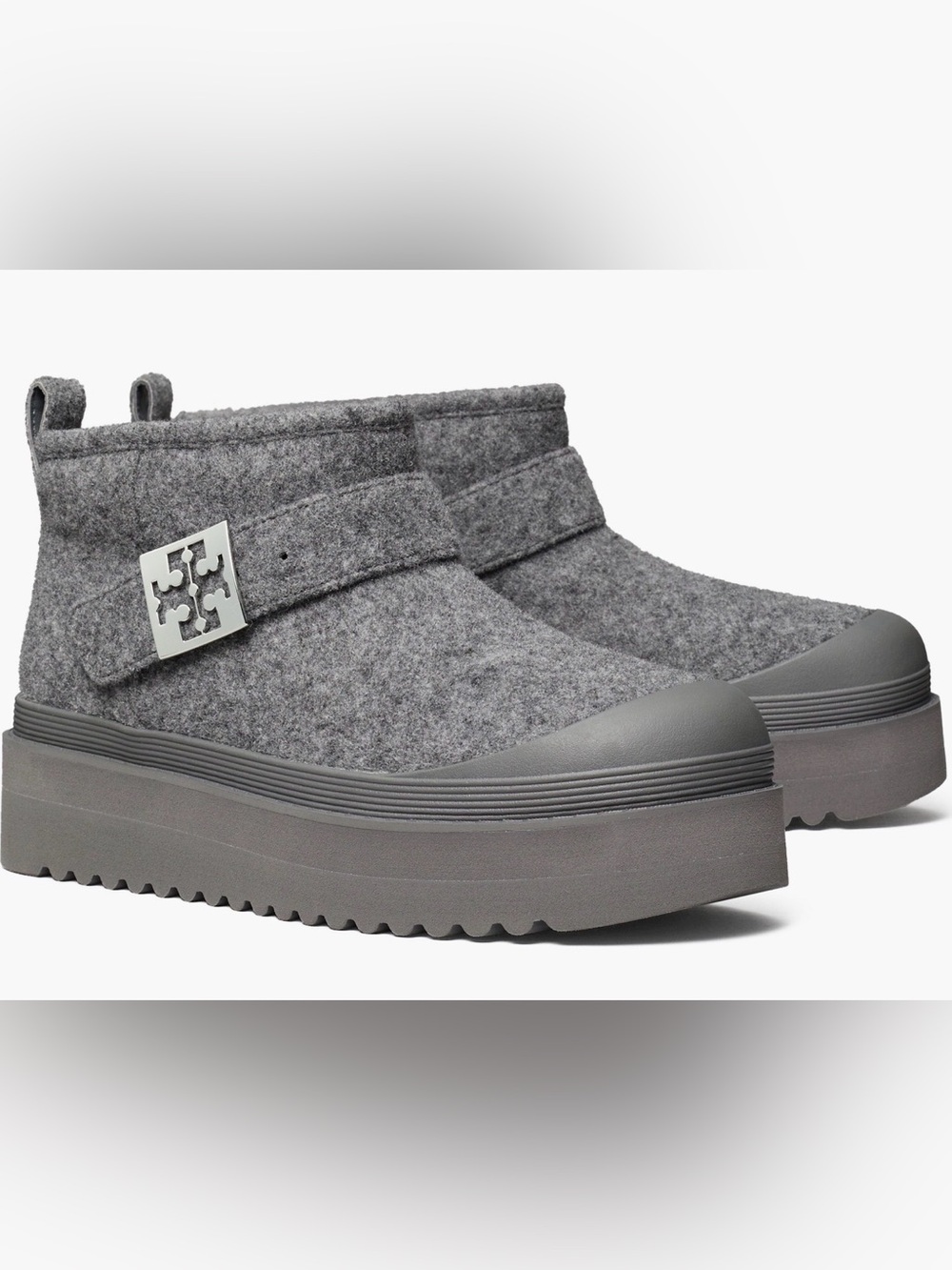 Tory Burch Genuine Shearling Platform Boot. Ladies size 8.